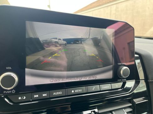 Used 2025 Nissan Pathfinder SV image 25