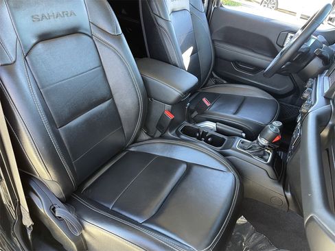 Used 2021 Jeep Wrangler Unlimited Sahara image 8