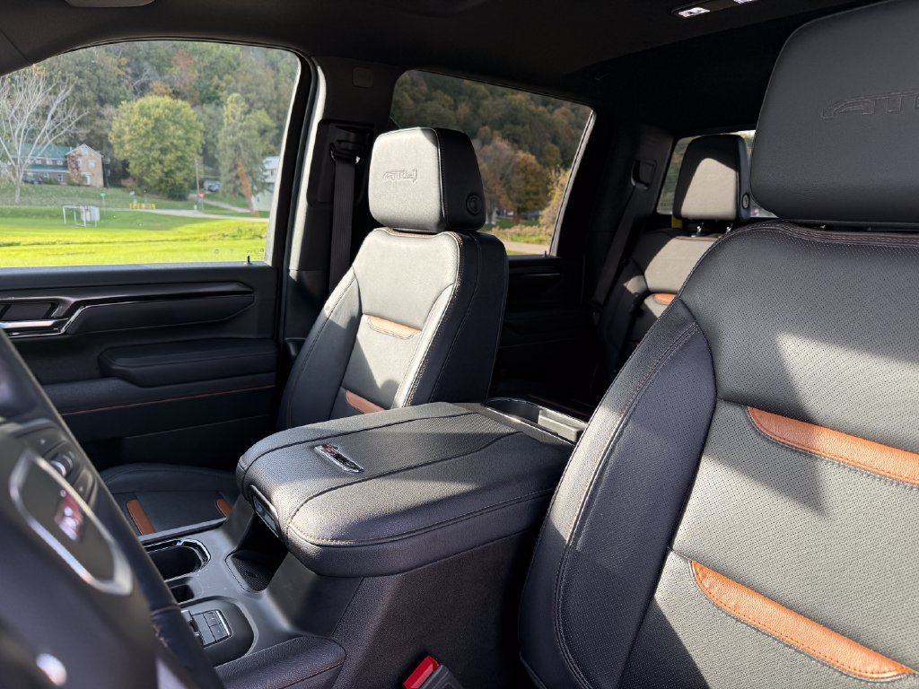 Used 2025 GMC Sierra 2500 AT4 w/ AT4 Preferred Package AWD/4WD image 21