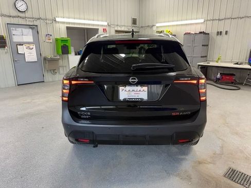 Used 2025 Nissan Kicks SR AWD/4WD image 4
