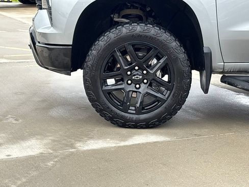 Used 2025 Chevrolet Silverado 1500 Custom Trail Boss w/ Dark Appearance Package AWD/4WD image 38
