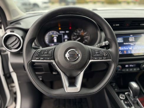 Certified 2021 Nissan Kicks SV image 14