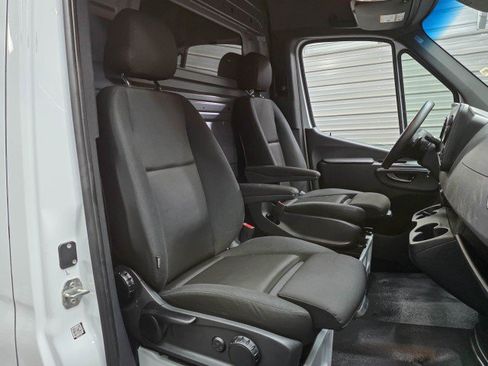 Used 2024 Mercedes-Benz Sprinter 2500 image 16