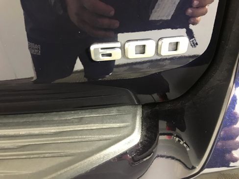 Used 2021 Cadillac Escalade Premium Luxury image 51