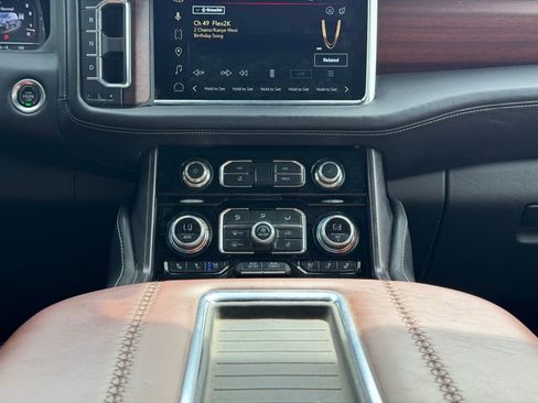 Used 2023 GMC Yukon XL Denali Ultimate image 22