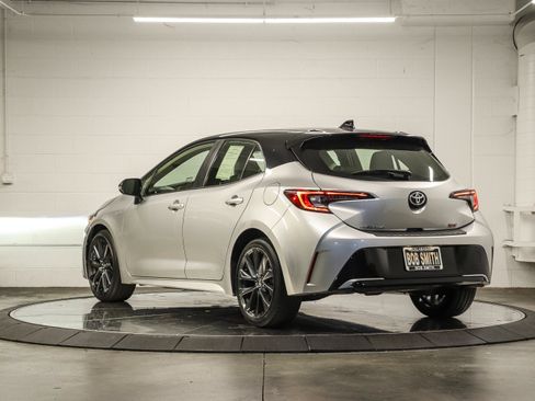 Used 2023 Toyota Corolla XSE FWD image 4