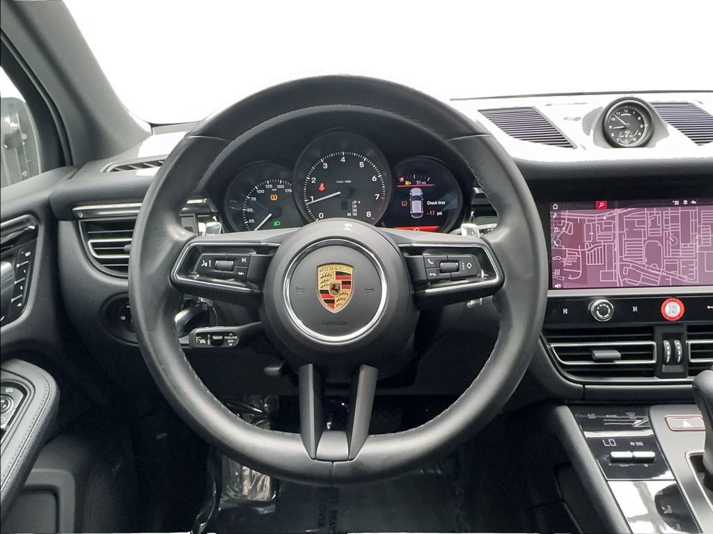 Used 2024 Porsche Macan AWD/4WD image 38