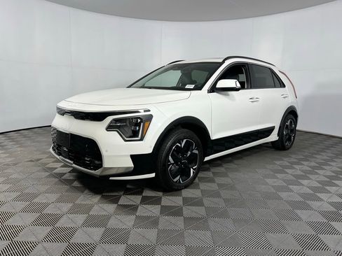 Used 2024 Kia Niro Wave image 10