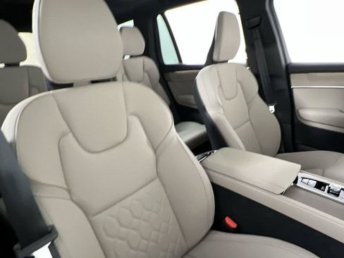 Used 2026 Volvo XC90 B6 Plus w/ Protection Package Premier AWD/4WD image 25