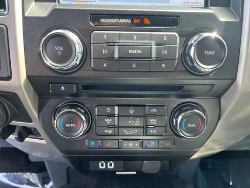 Certified 2018 Ford F150 Lariat w/ Equipment Group 501A Mid AWD/4WD image 19