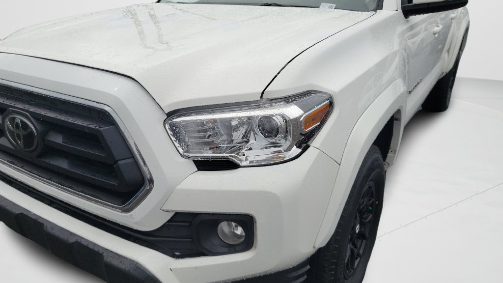 Used 2022 Toyota Tacoma SR5 w/ Technology Package RWD image 22