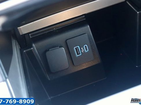 Used 2021 Ford Explorer XLT w/ Equipment Group 202A image 23