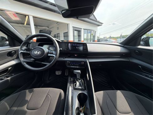Certified 2025 Hyundai Elantra Sport FWD image 26