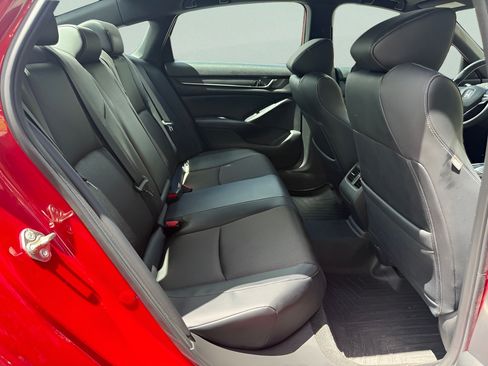 Used 2018 Honda Accord Sport image 13
