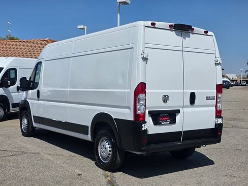 Used 2025 RAM ProMaster 2500 w/ Convenience Group FWD image 6