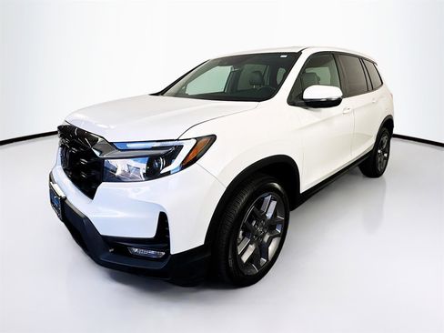 Used 2022 Honda Passport EX-L image 3