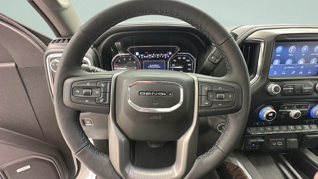 Used 2021 GMC Sierra 1500 Denali w/ Driver Alert Package II AWD/4WD image 18