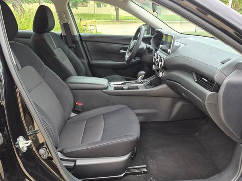 Used 2024 Nissan Sentra SV FWD image 19