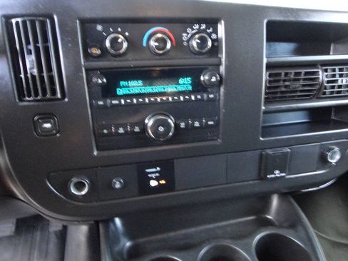 Used 2022 GMC Savana 2500 w/ Driver Convenience Package RWD image 8