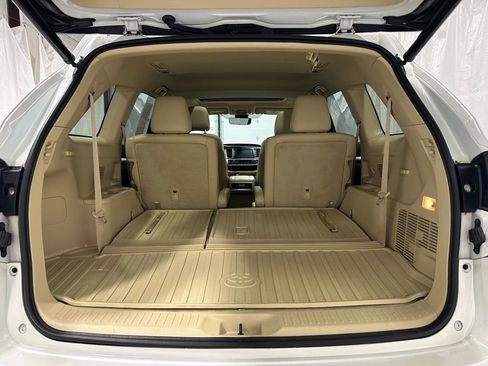 Used 2019 Toyota Highlander XLE AWD/4WD image 48