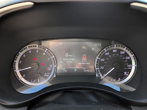 Used 2023 Toyota Highlander L image 18