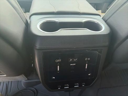 New 2026 GMC Yukon Denali Ultimate w/ LPO, Floor Liner Package AWD/4WD image 13