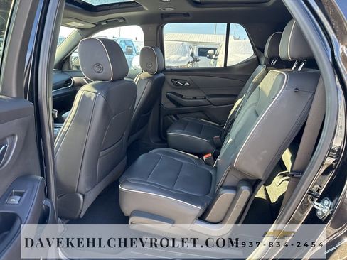 Used 2023 Chevrolet Traverse Premier image 21