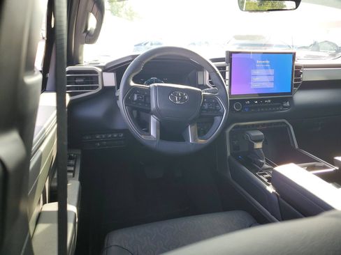 Used 2025 Toyota Tundra Limited AWD/4WD image 10