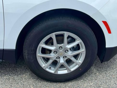 Used 2024 Chevrolet Equinox LS w/ Driver Confidence II Package FWD image 12