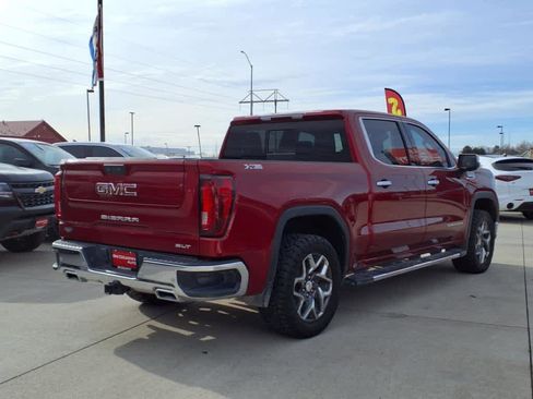 Used 2022 GMC Sierra 1500 SLT image 3