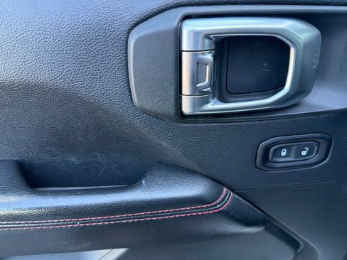 Used 2018 Jeep Wrangler Unlimited Rubicon w/ Safety Group AWD/4WD image 10