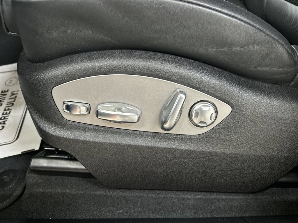 Certified 2026 Porsche Macan AWD/4WD image 10