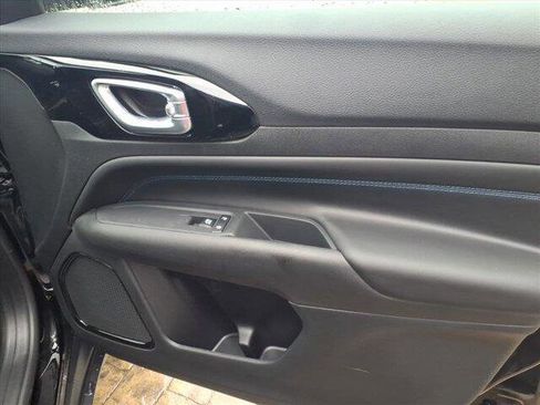 New 2026 Jeep Compass Latitude image 21