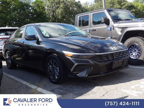 Used 2024 Hyundai Elantra SEL FWD image 1
