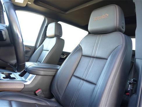 Used 2024 Chevrolet Silverado 2500 High Country w/ Technology Package image 17