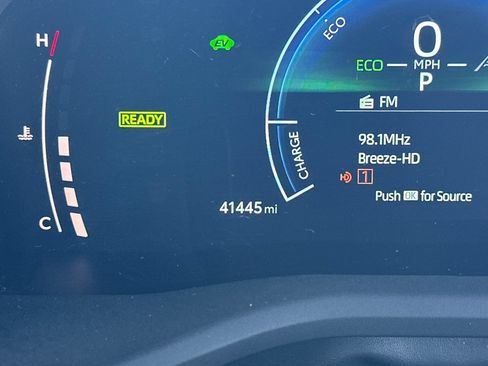 Used 2025 Toyota Camry SE FWD image 32
