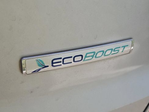 Used 2016 Ford Explorer XLT w/ Equipment Group 202A FWD image 8