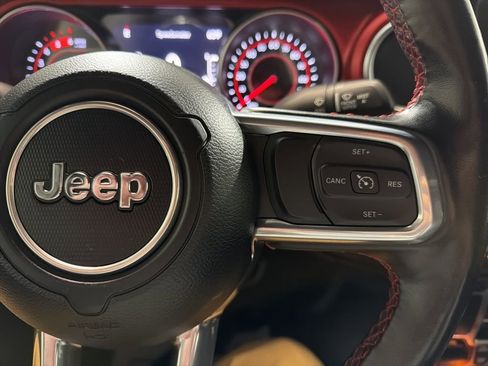 Used 2022 Jeep Gladiator Rubicon w/ Cold Weather Group AWD/4WD image 25