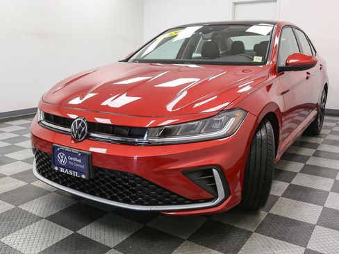 Certified 2026 Volkswagen Jetta SE FWD image 5