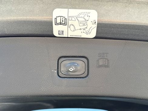 Used 2020 Ford Edge Titanium w/ Equipment Group 301A image 17