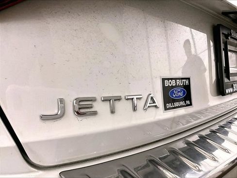 Used 2023 Volkswagen Jetta SE w/ Panoramic Sunroof Package FWD image 13