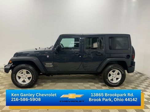 Used 2018 Jeep Wrangler Unlimited Sport S AWD/4WD image 6
