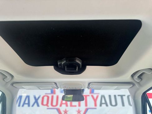 Used 2017 Jeep Renegade Latitude FWD image 54