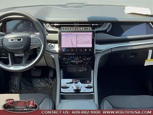 Used 2023 Jeep Grand Cherokee Trailhawk image 13