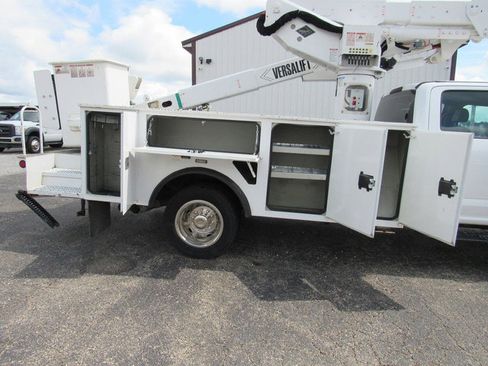 Used 2017 Ford F550 2WD Crew Cab Super Duty image 23
