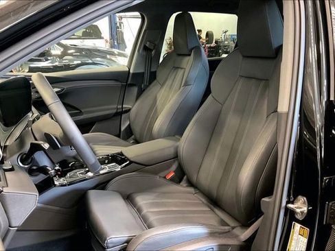 Used 2025 Audi Q6 e-tron Prestige AWD/4WD image 25