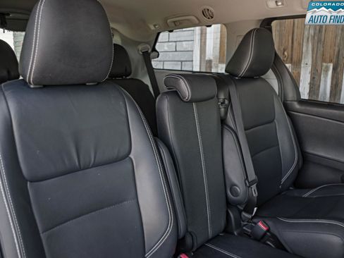 Used 2016 Toyota Sienna SE FWD image 21