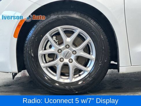 Used 2023 Chrysler Voyager LX FWD image 11