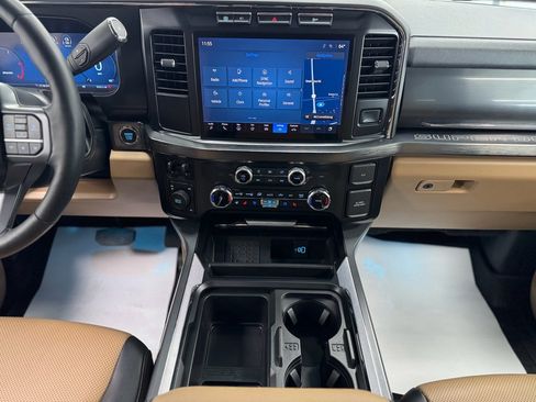 Used 2024 Ford F350 Lariat w/ Chrome Package image 28