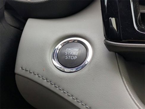 Used 2023 Toyota Highlander LE image 32